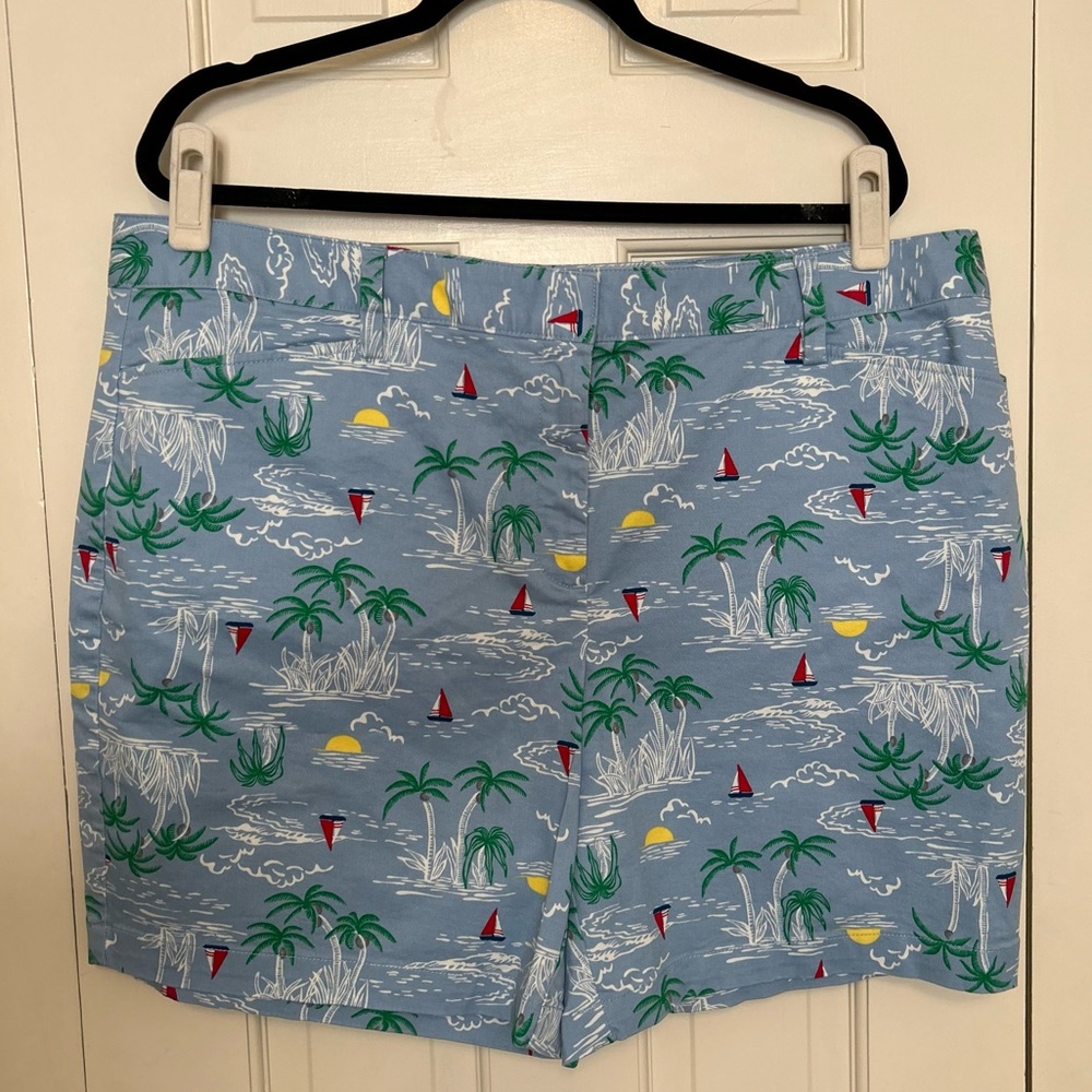 Land’s End mid rise tropical sailing shorts